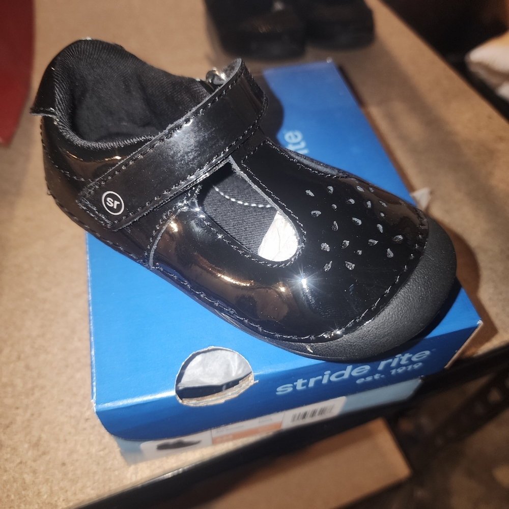 Nwt 6M Stride Rite Amalie Style Black Patent Leather T Strap Baby Walker Shoes